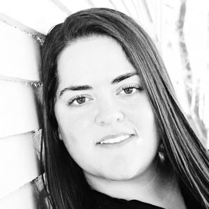 Meet your Posher, Larissa